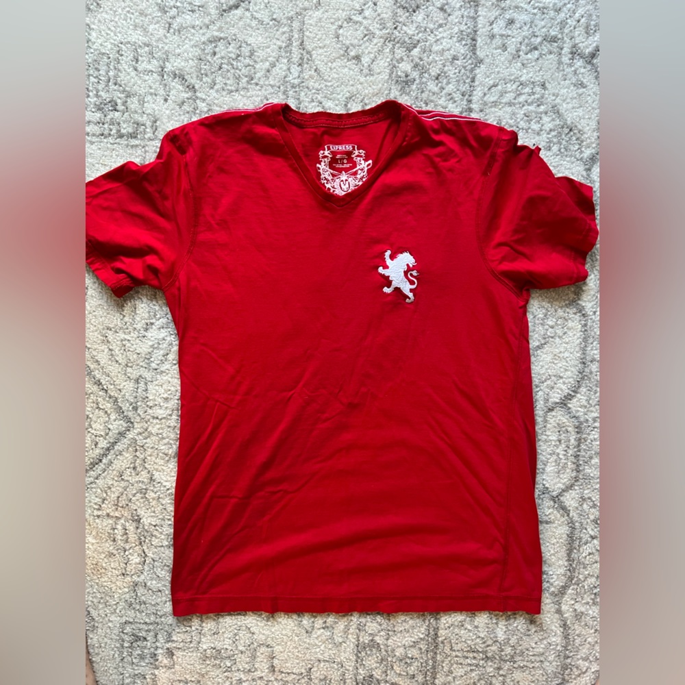 Express v neck red size large